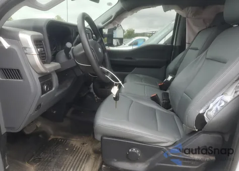 2023 Ford F550 Super Duty z USA, uszkodzony, nr VIN 1FD0W5HT1PEC51046